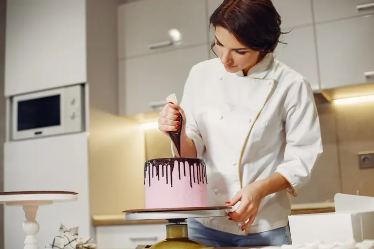 Decorating Cakes for Birthdays: Tips and Techniques