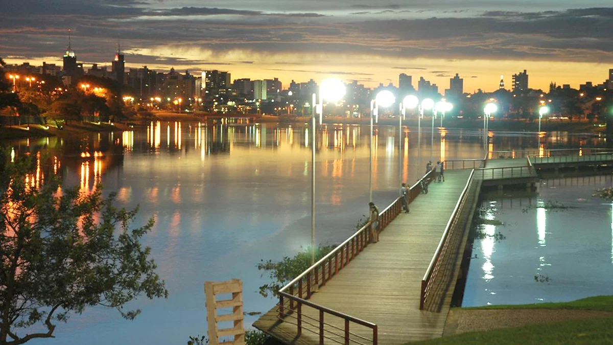 Espelho d’água e área verde da Represa Municipal de São José do Rio Preto