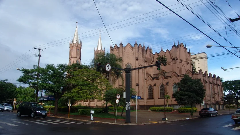 Fachada da Catedral do Senhor Bom Jesus em Ourinhos